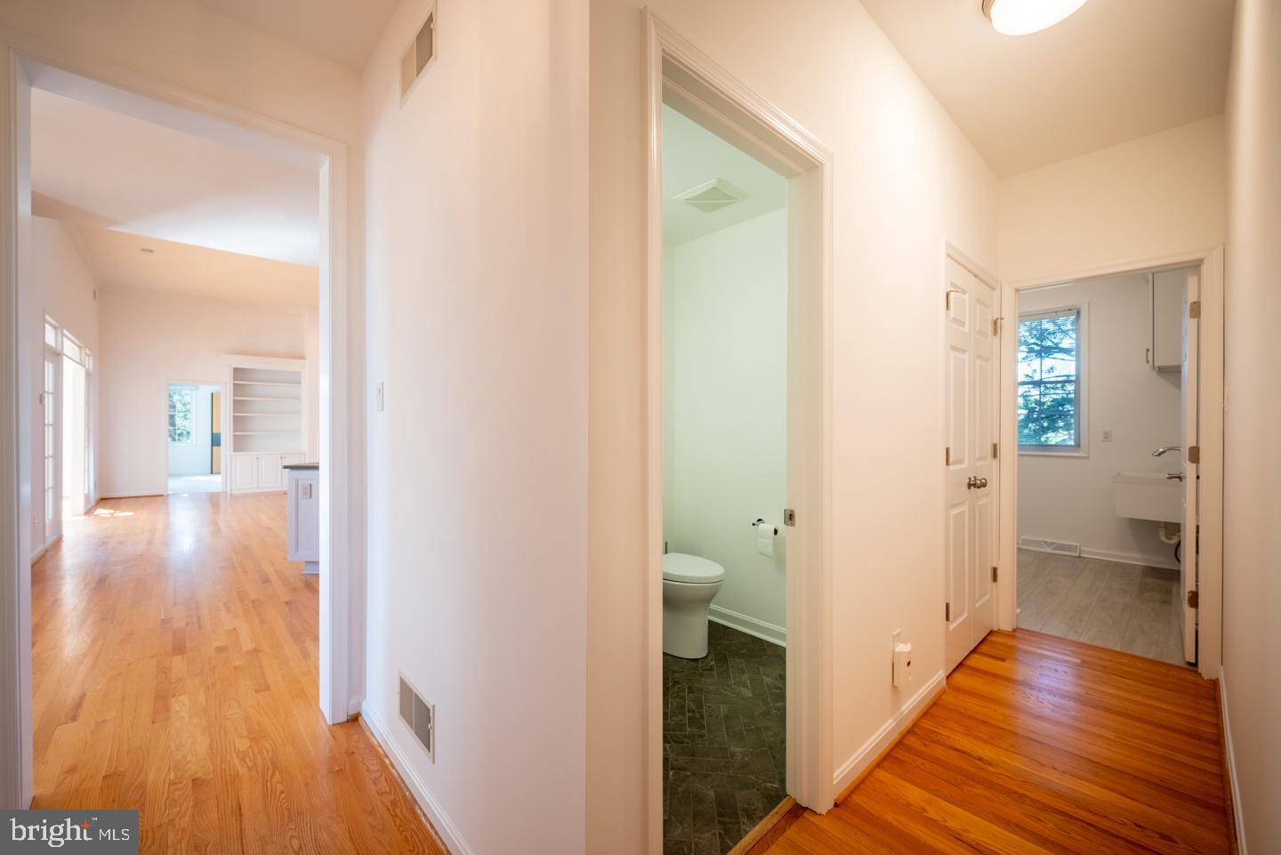 BROAD RUN KNOLL - Residential