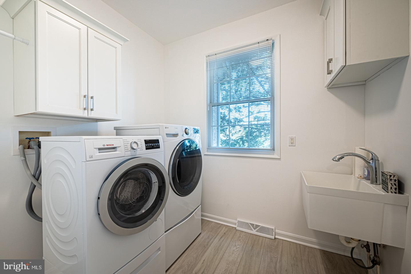 BROAD RUN KNOLL - Residential