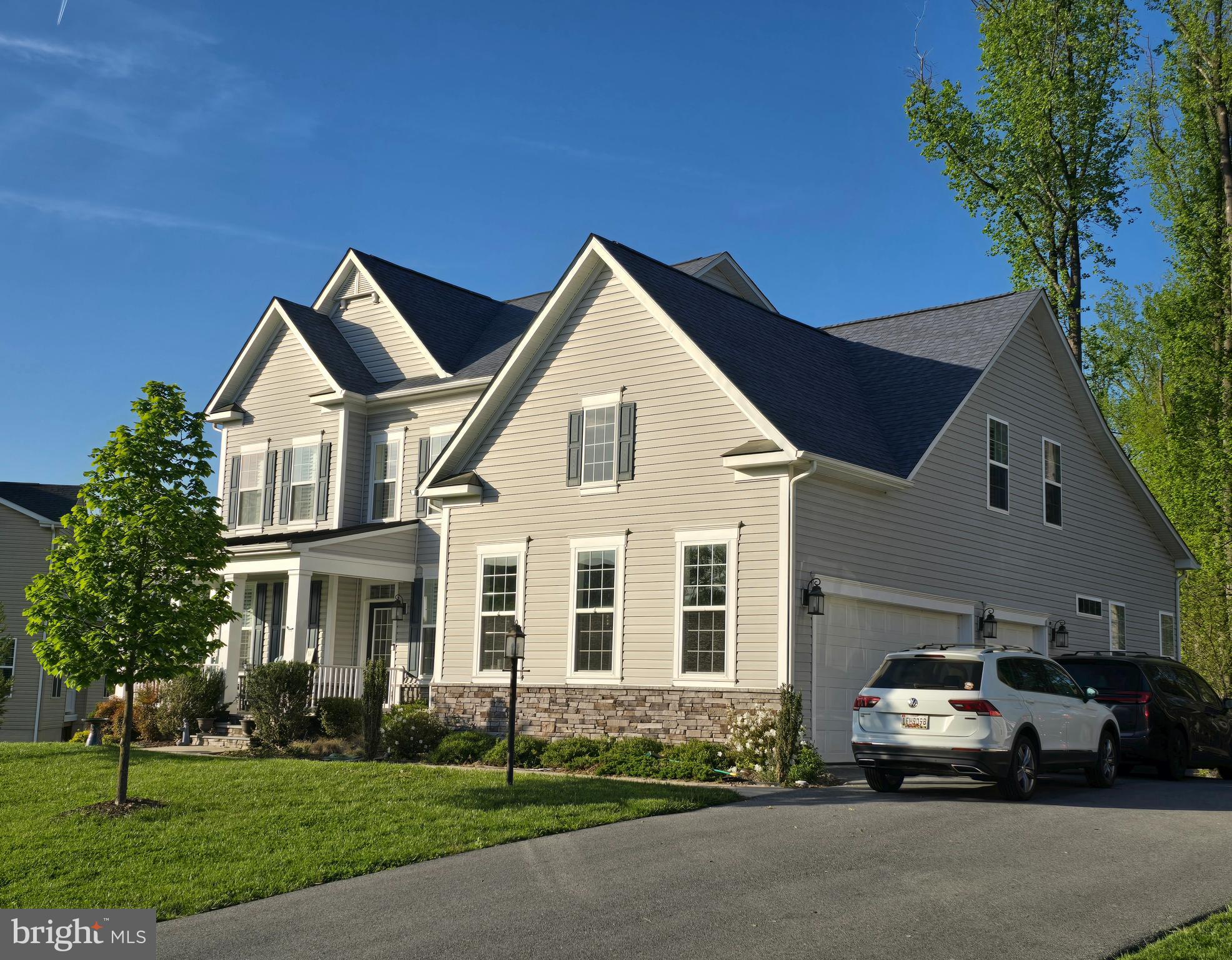 6439 DRESDEN PLACE