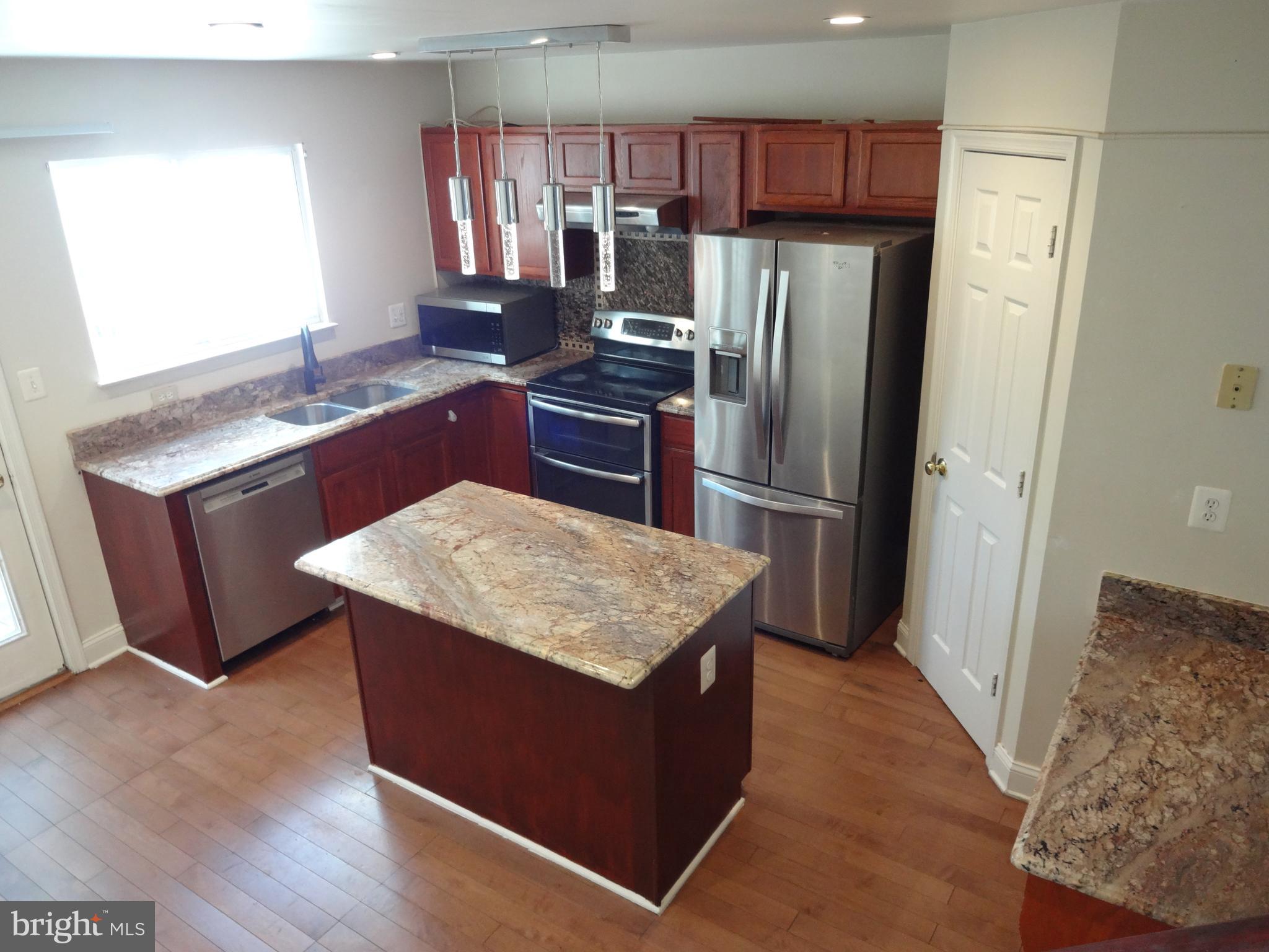 FAIR LAKES LAND BAY - Residential Lease