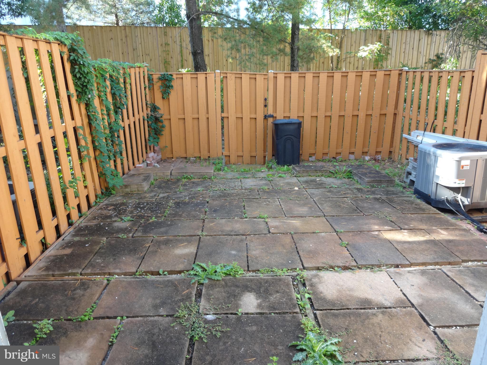 FAIR LAKES LAND BAY - Residential Lease