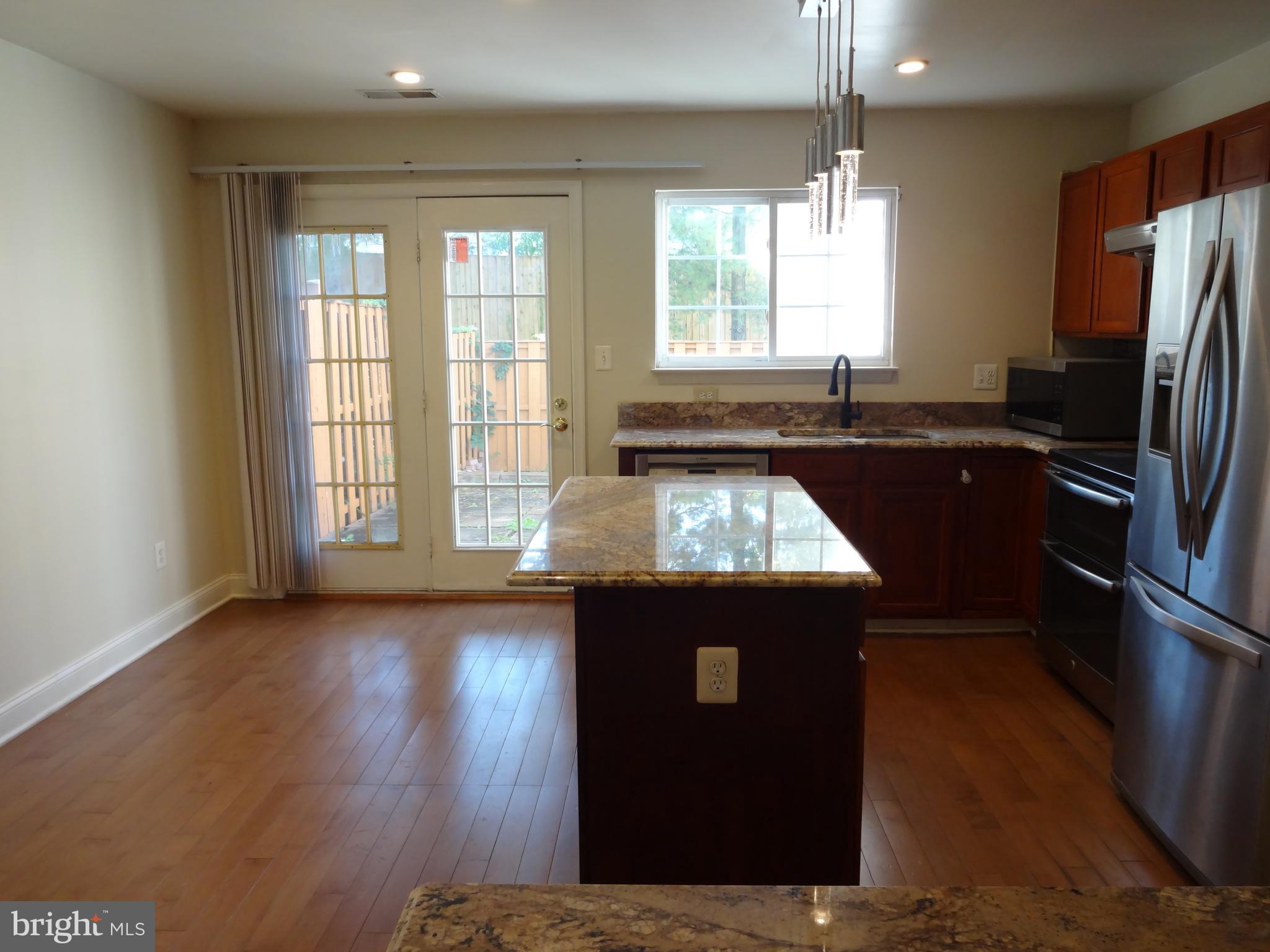 FAIR LAKES LAND BAY - Residential Lease