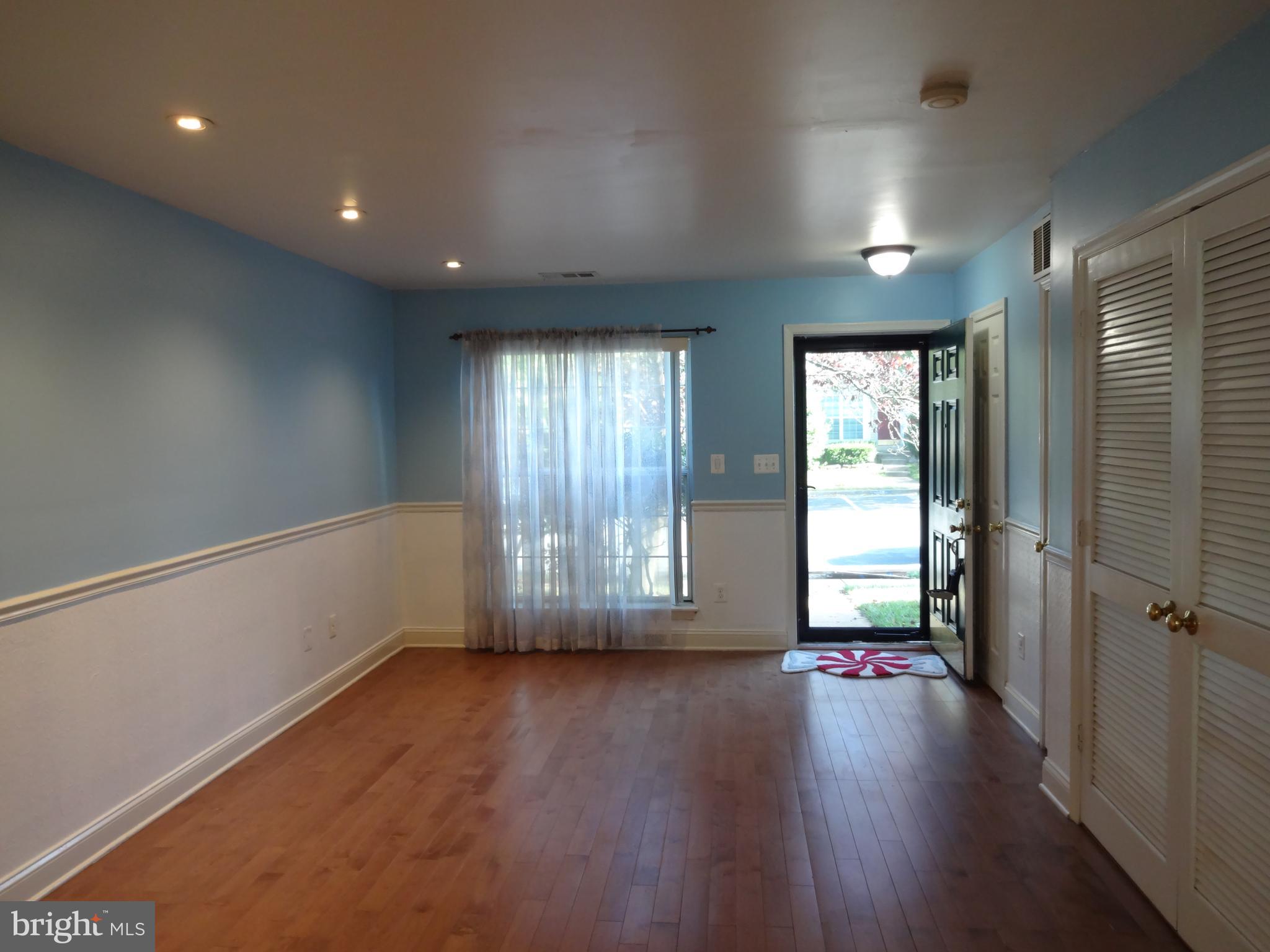 FAIR LAKES LAND BAY - Residential Lease