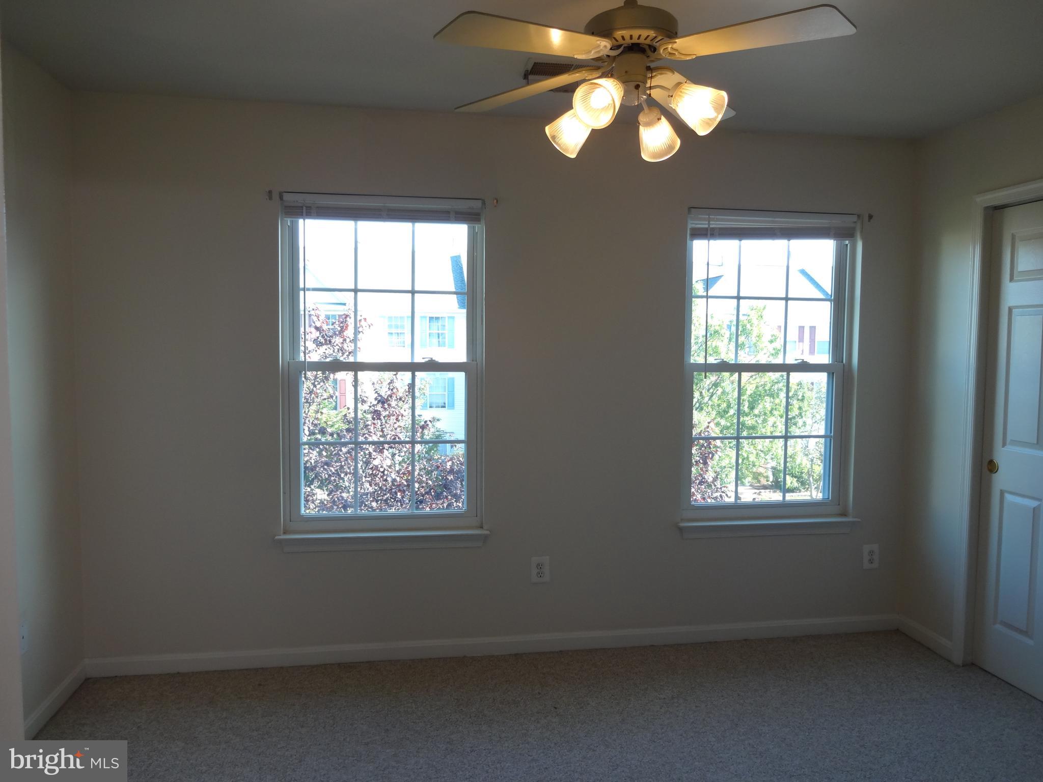 FAIR LAKES LAND BAY - Residential Lease