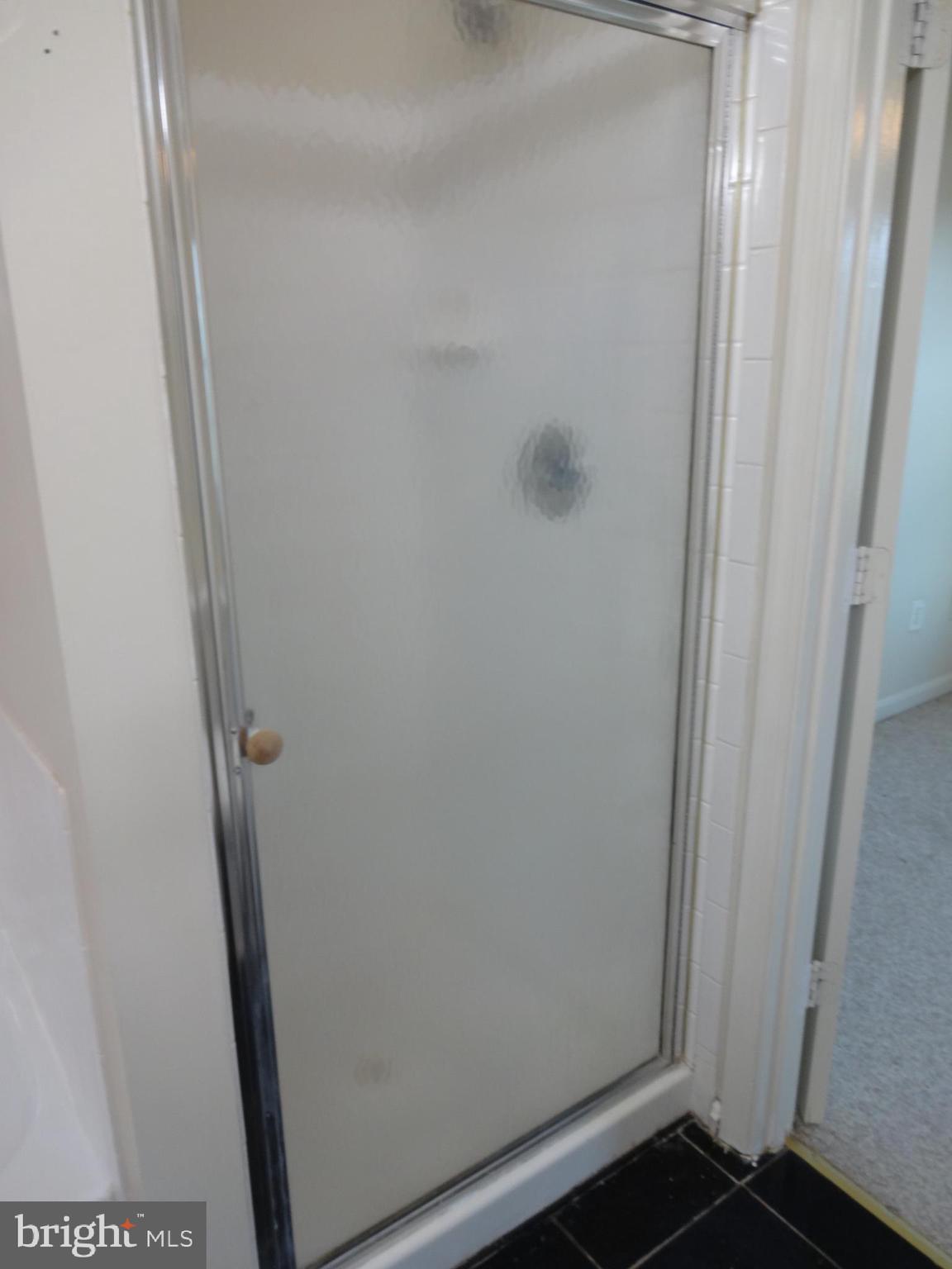 FAIR LAKES LAND BAY - Residential Lease