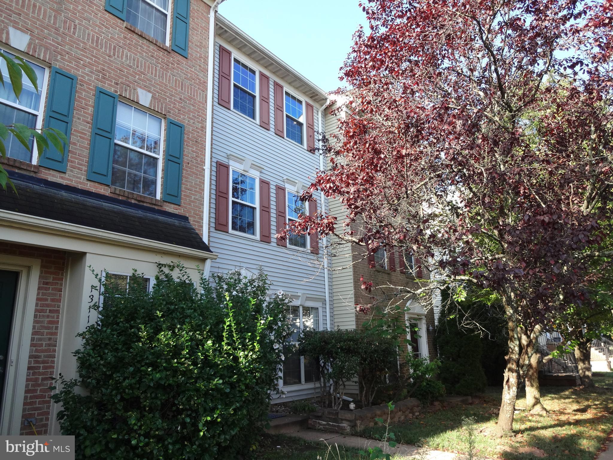 FAIR LAKES LAND BAY - Residential Lease