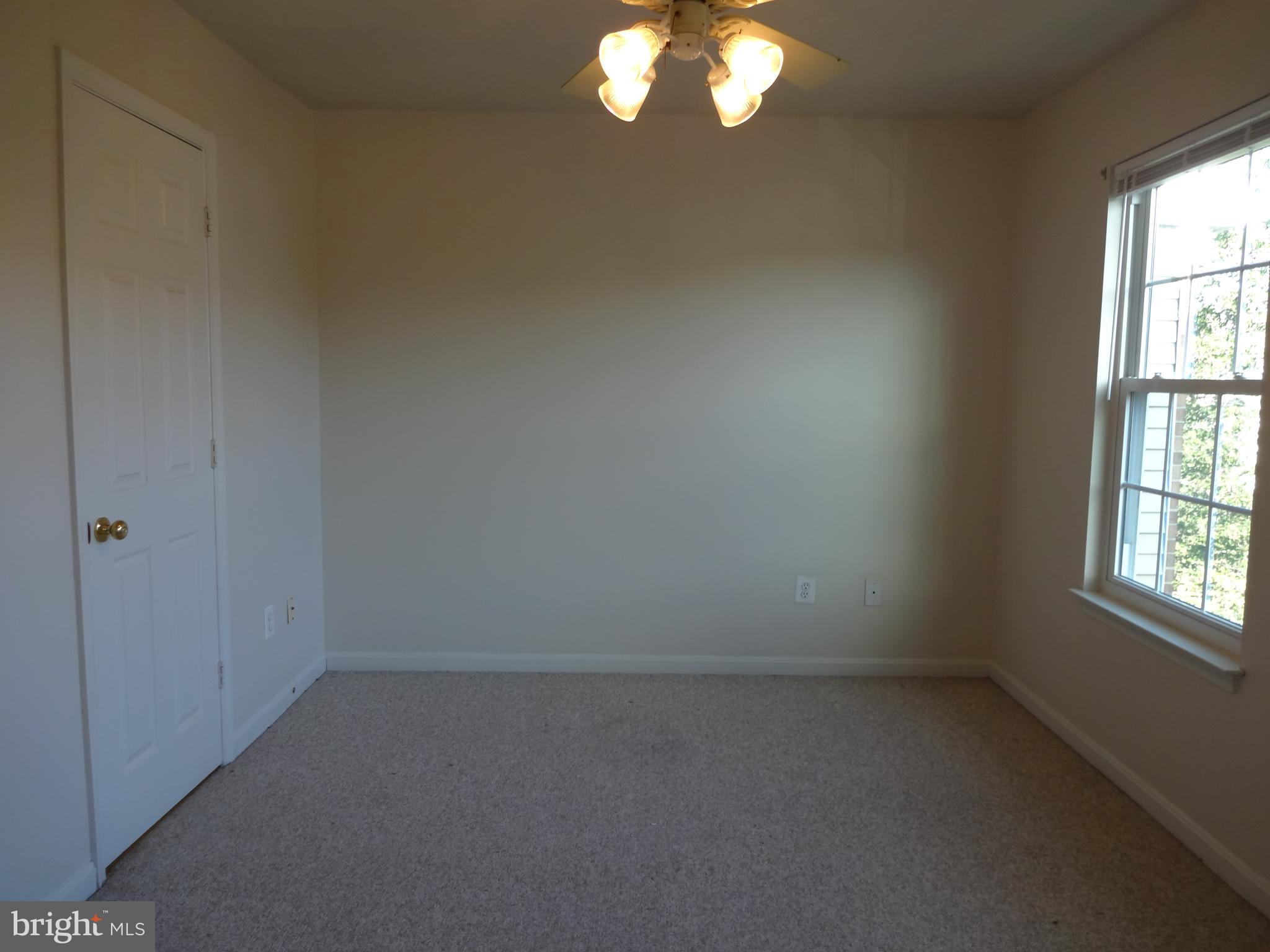 FAIR LAKES LAND BAY - Residential Lease