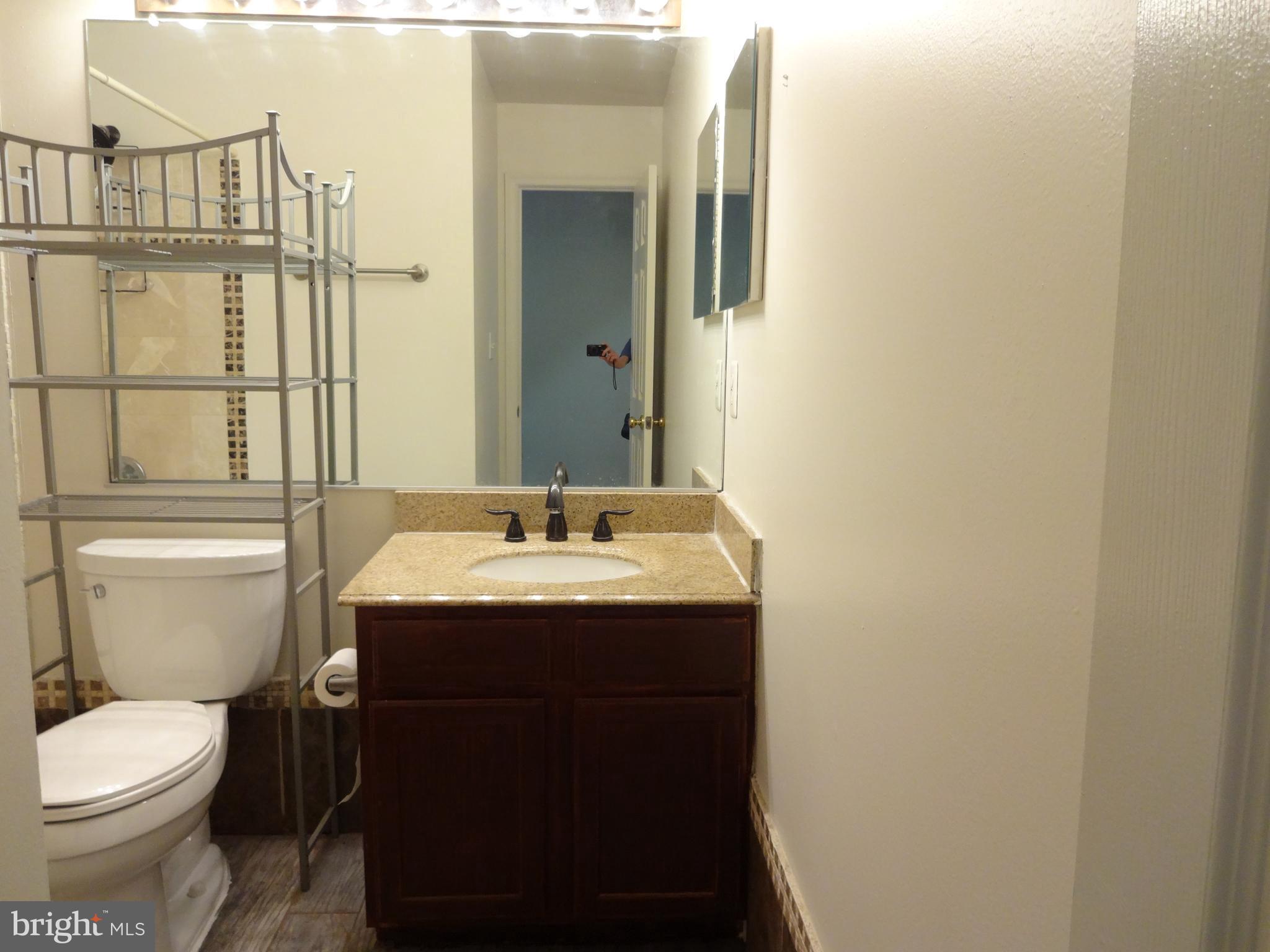 FAIR LAKES LAND BAY - Residential Lease