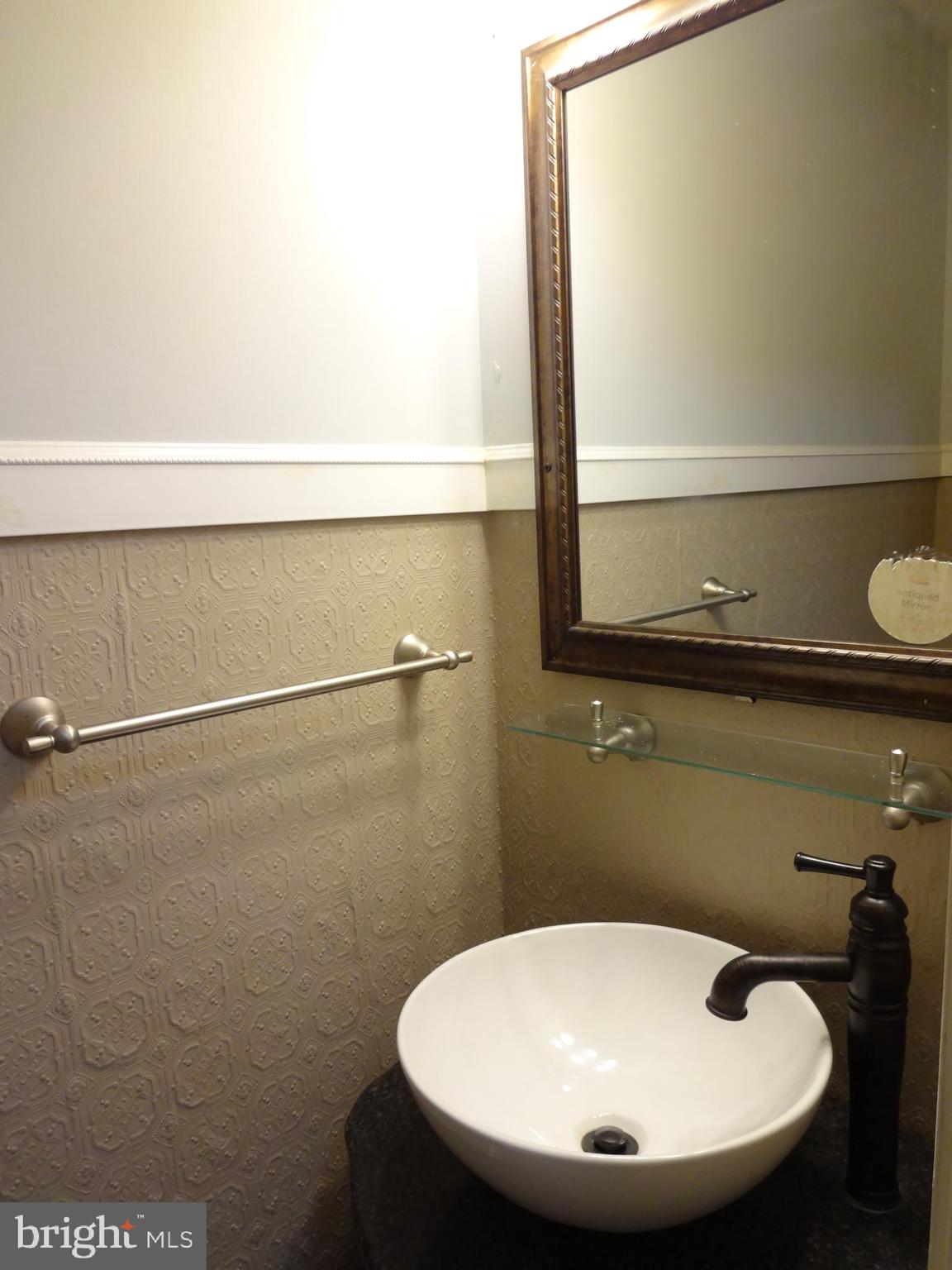 FAIR LAKES LAND BAY - Residential Lease