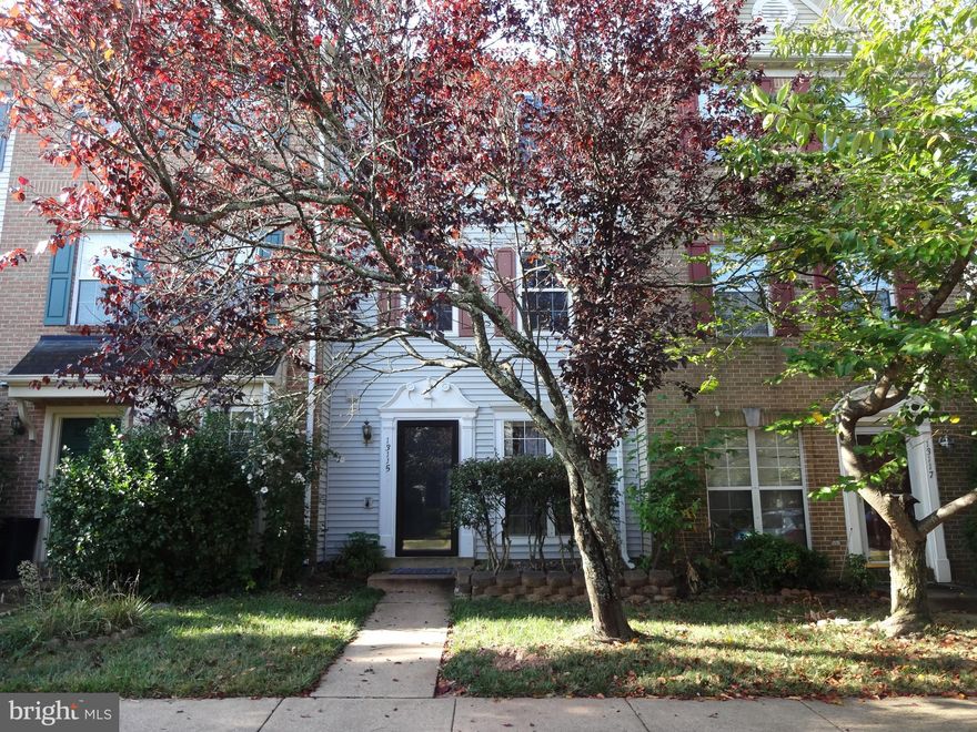 Beautiful townhome in convenient Fair Lakes location. Close to Fair Lakes Shopping Center and Fair Oaks Mall. Near Rt.7100, Rt. 66, Rt.29 and Stringfellow Rd. 3 spacious levels of comfortable living. Granite countertop, stainless steel kitchen appliances, fenced in backyard.