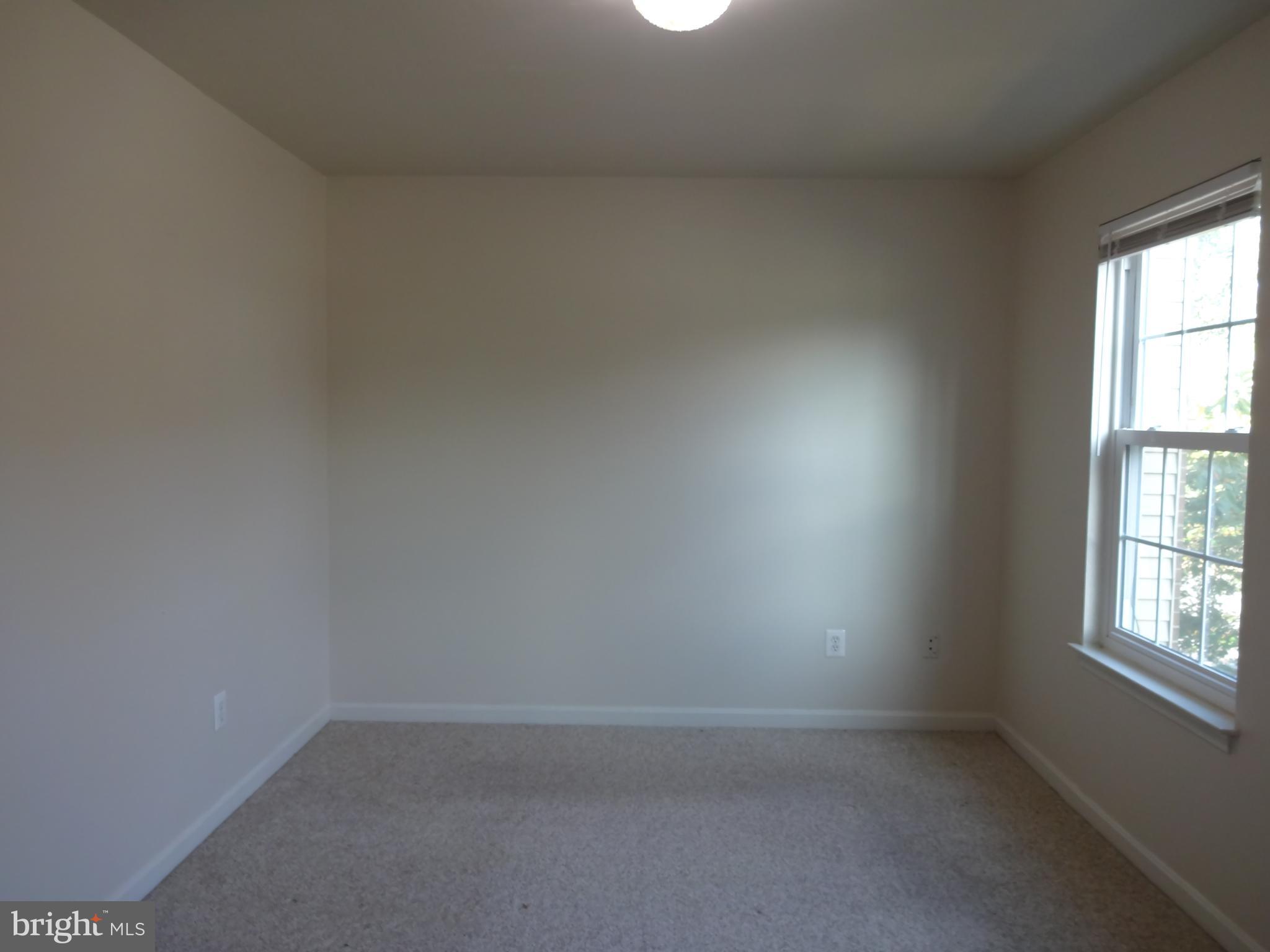 FAIR LAKES LAND BAY - Residential Lease