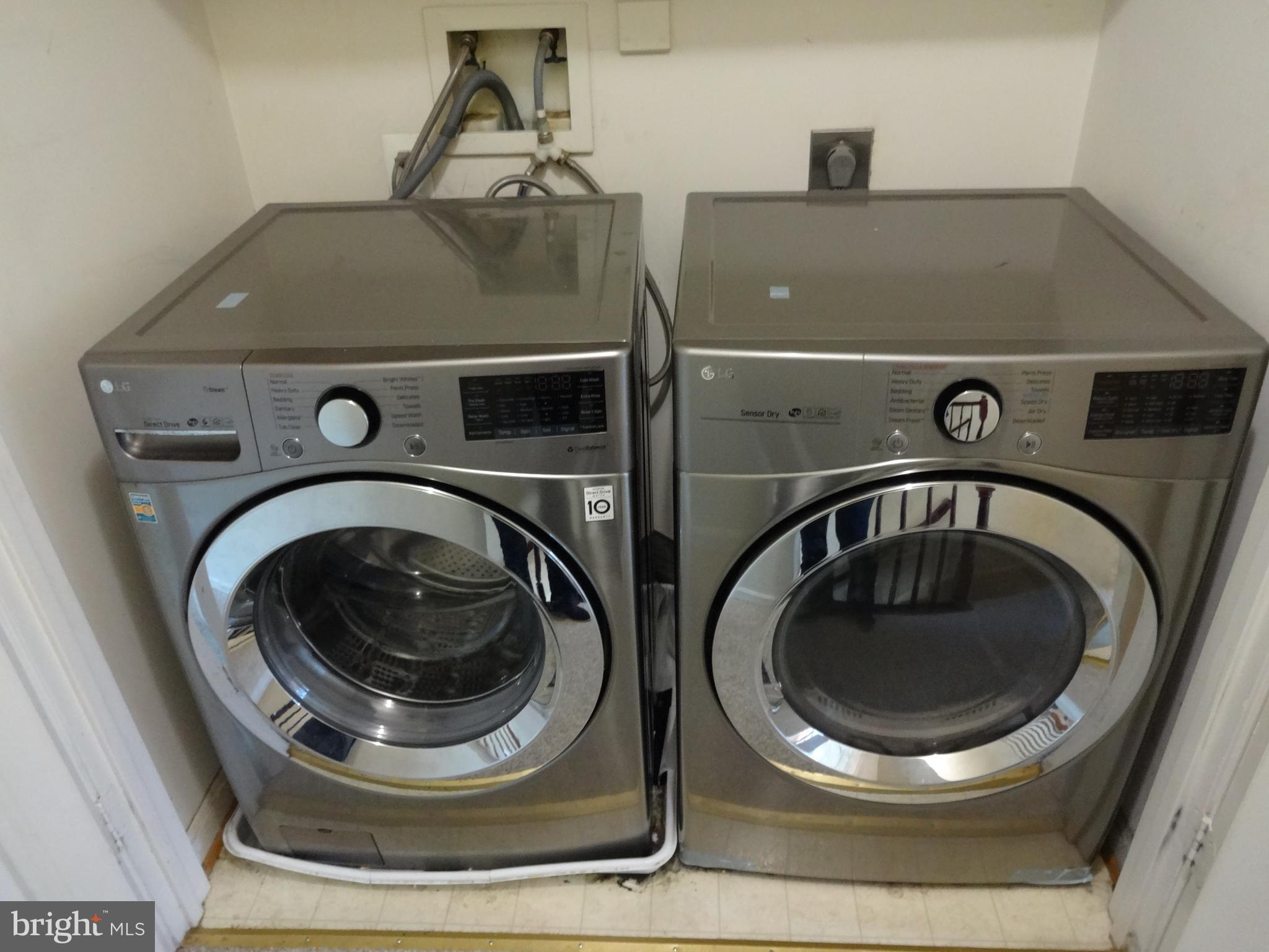 FAIR LAKES LAND BAY - Residential Lease