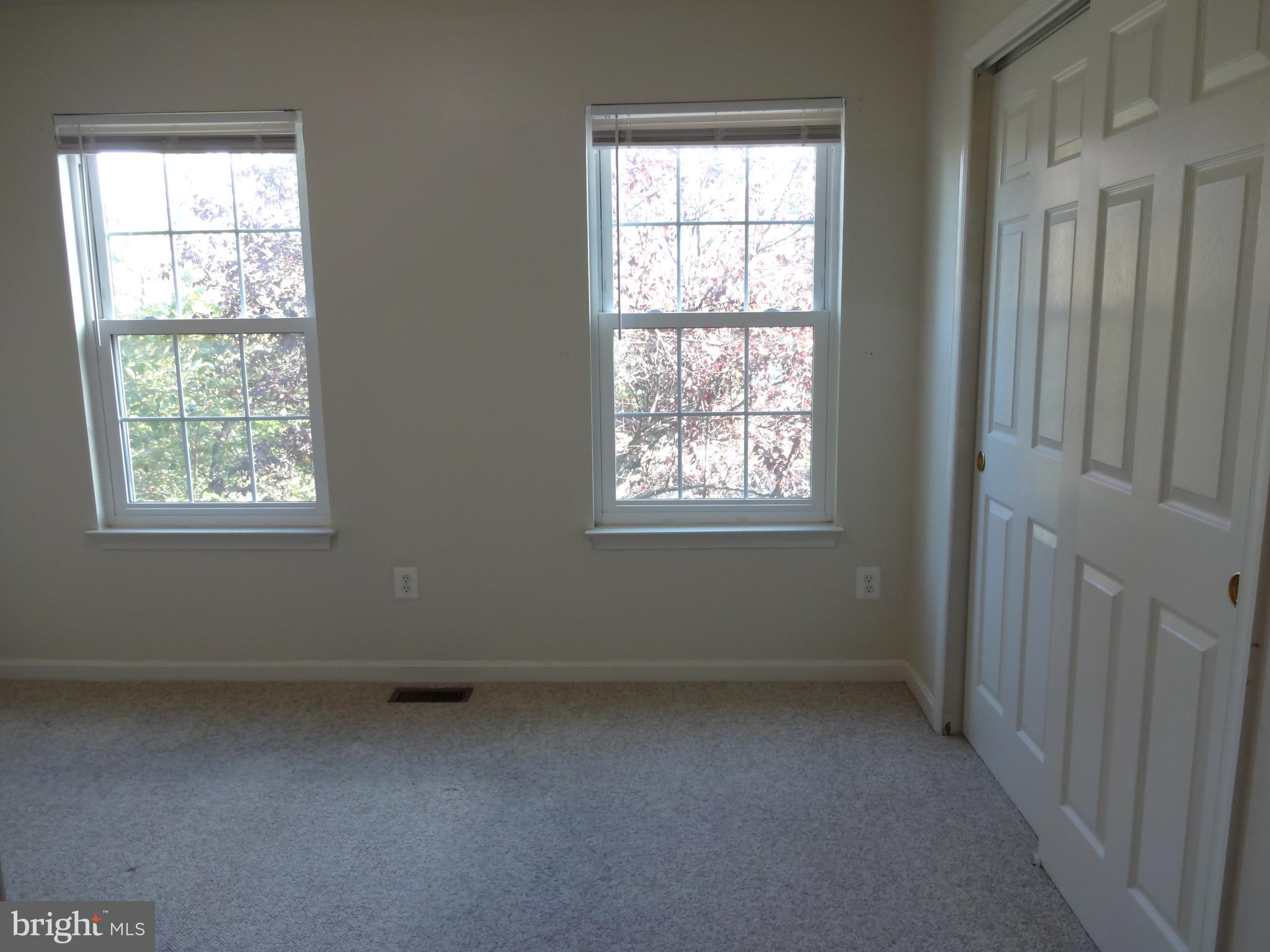 FAIR LAKES LAND BAY - Residential Lease