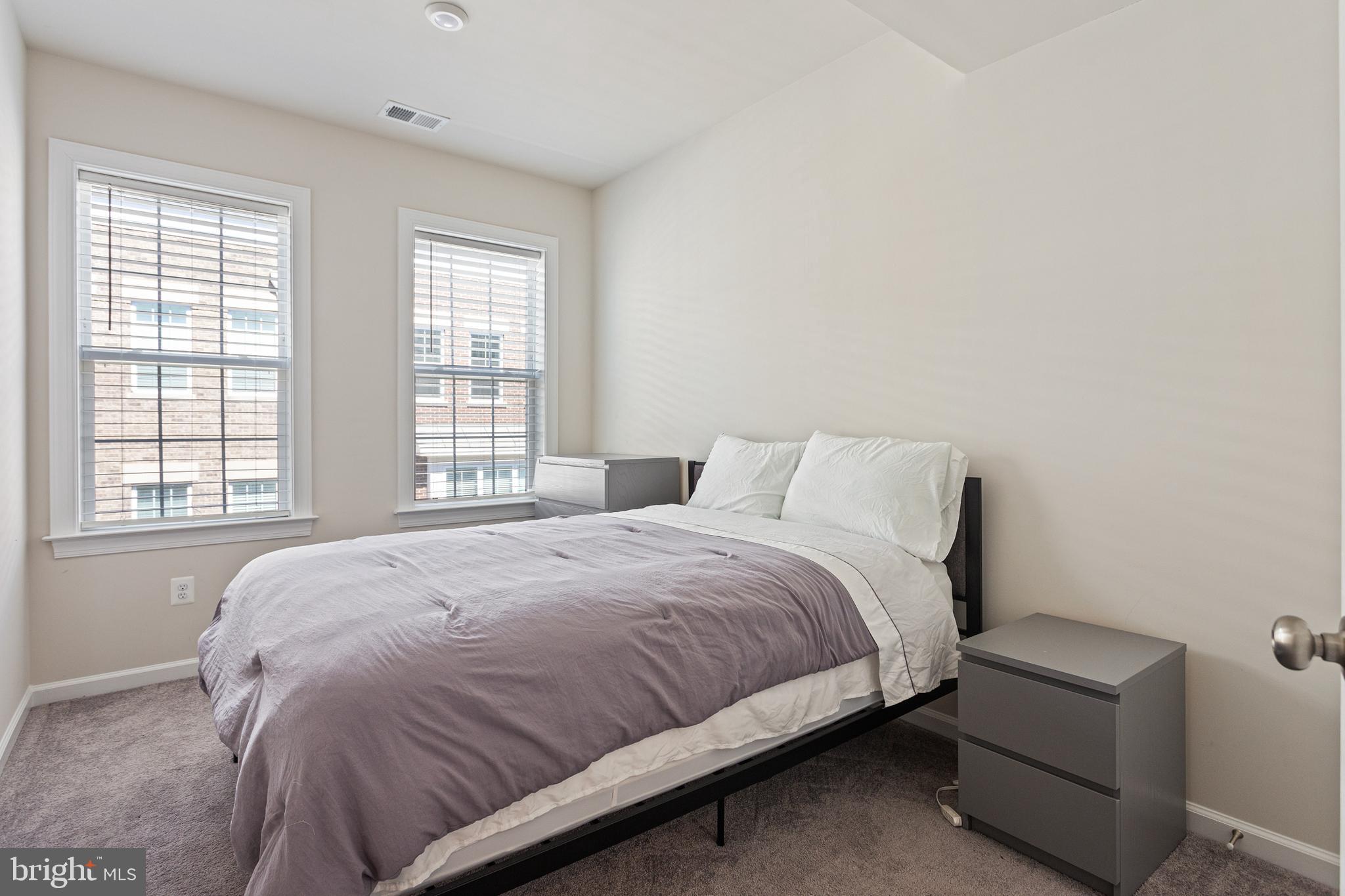 METROPOLITAN AT COLLEGE PARK - Residential Lease