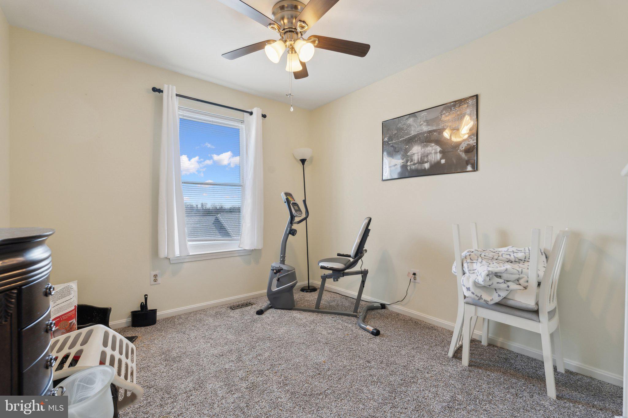 RIVERCHASE - Residential