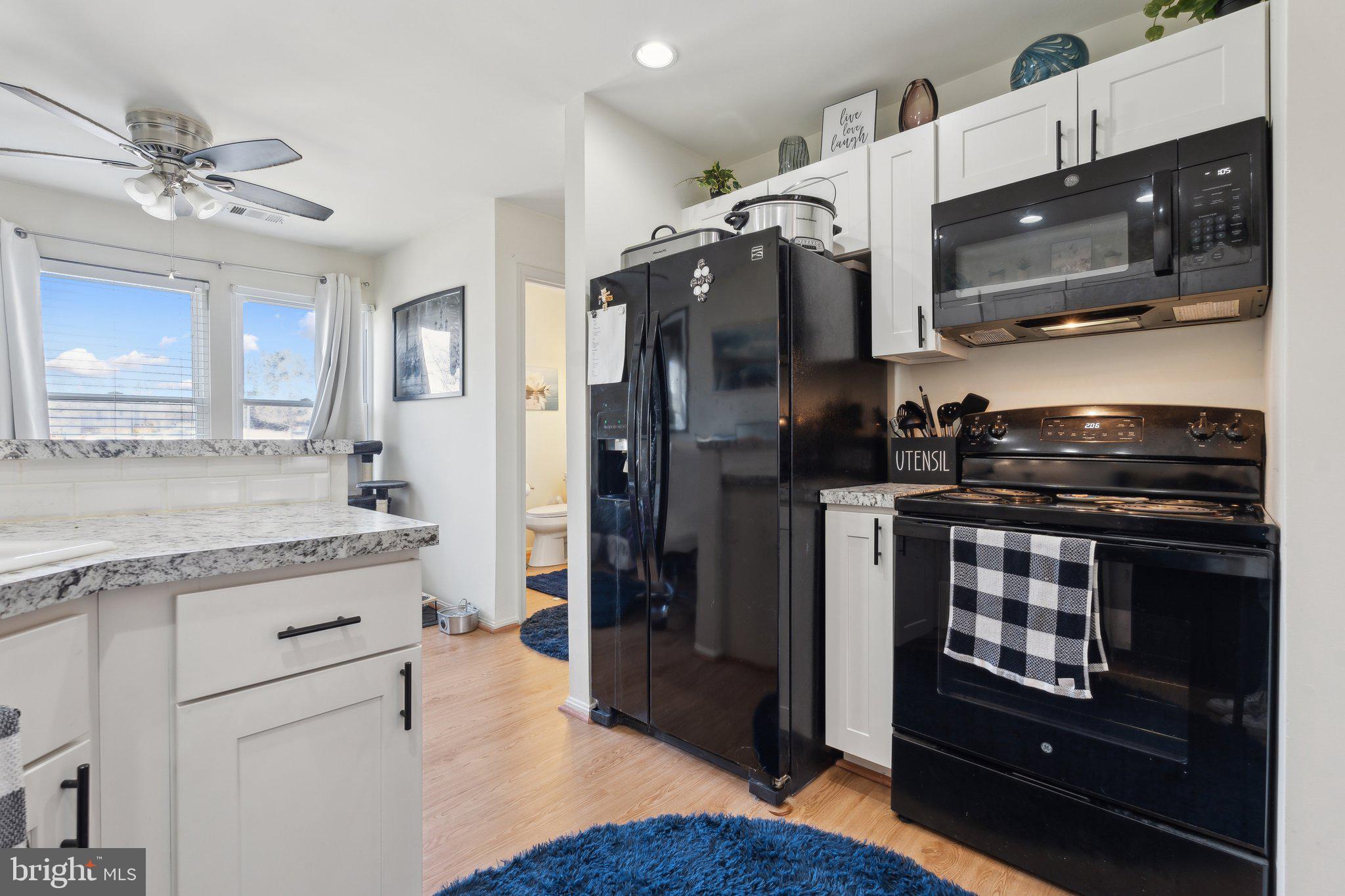 RIVERCHASE - Residential