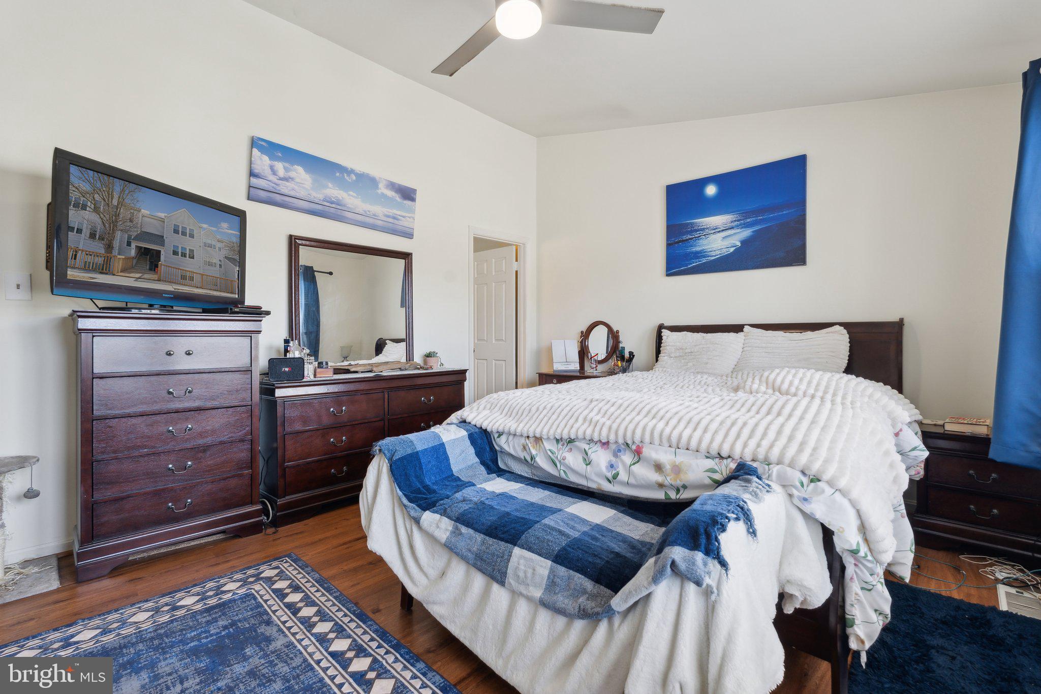 RIVERCHASE - Residential