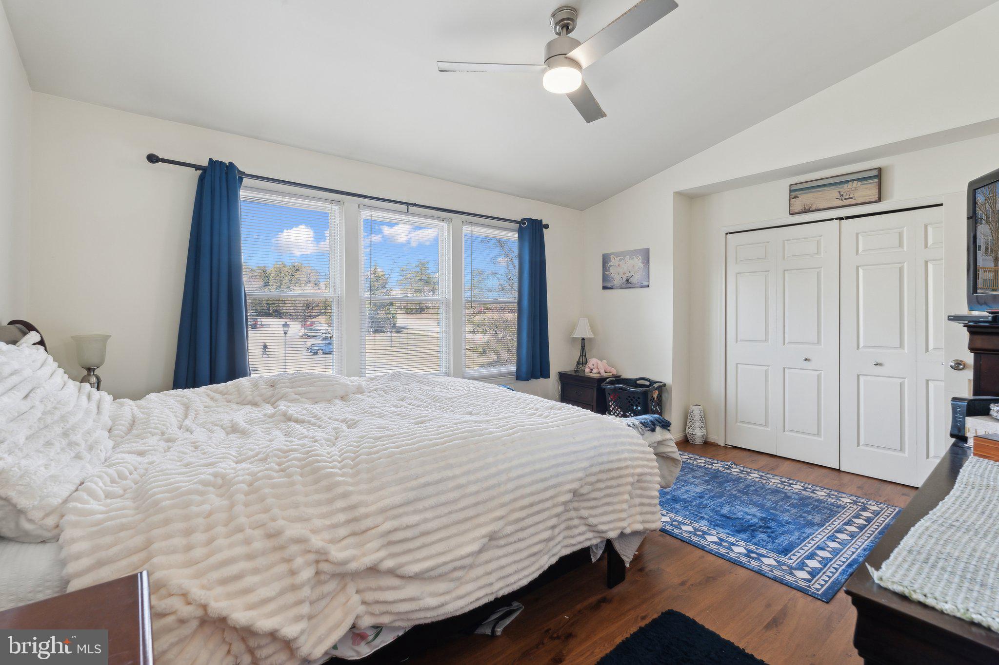 RIVERCHASE - Residential