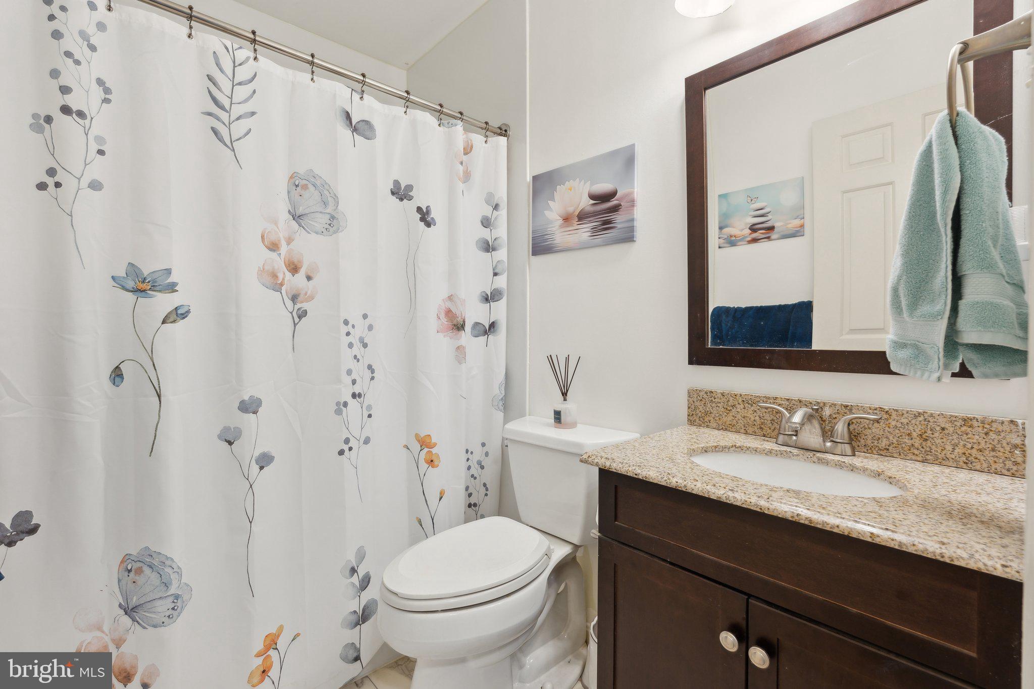 RIVERCHASE - Residential