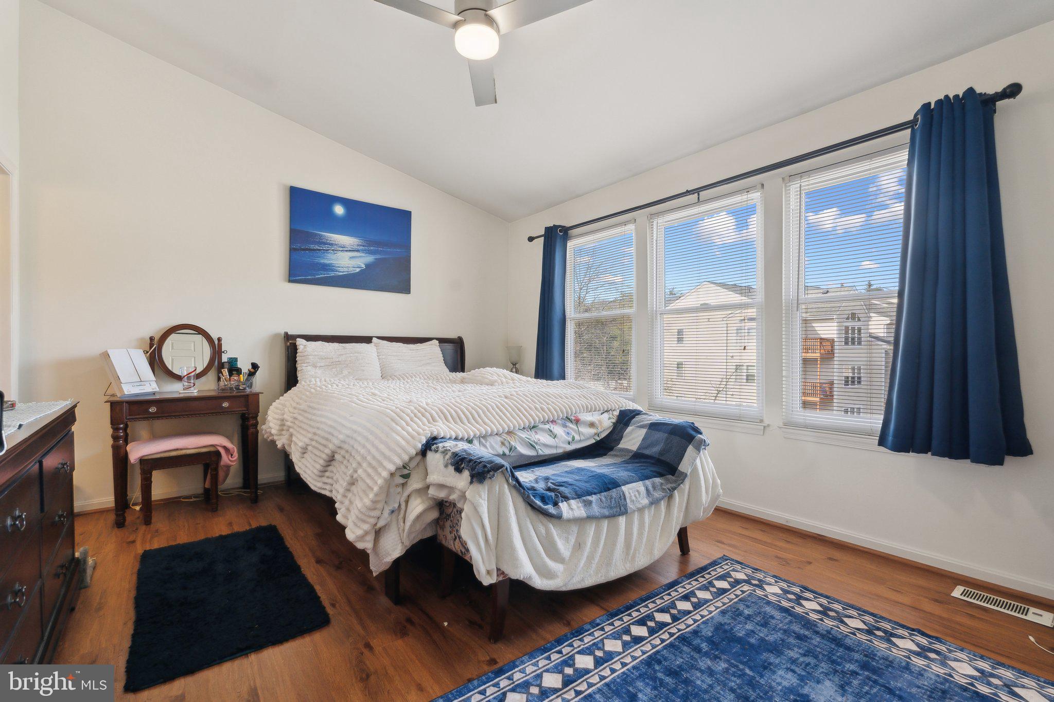 RIVERCHASE - Residential