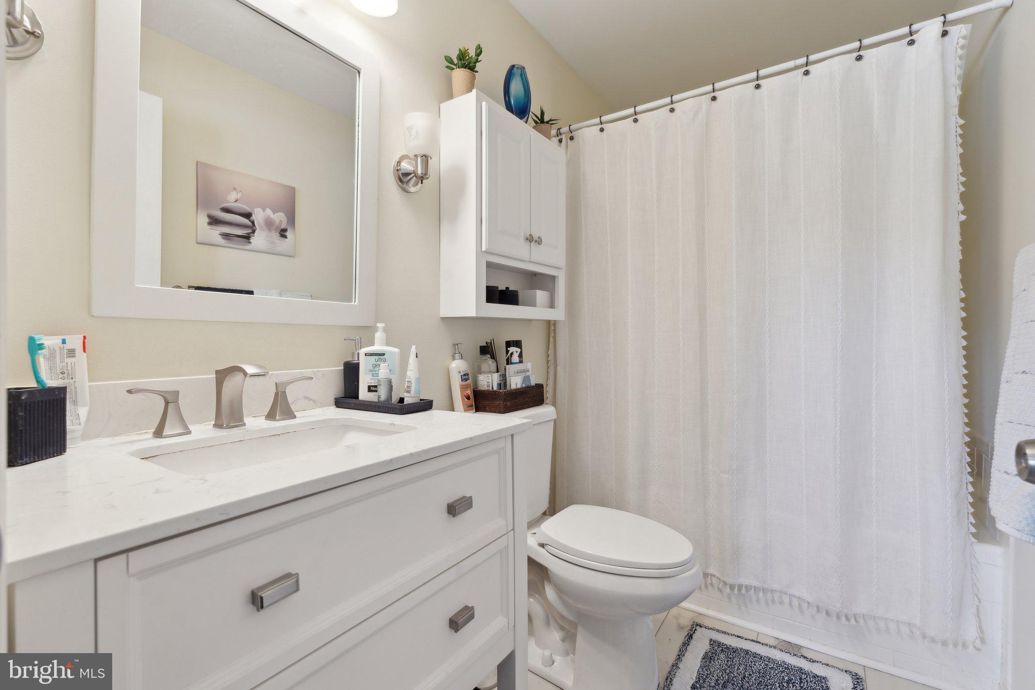 RIVERCHASE - Residential