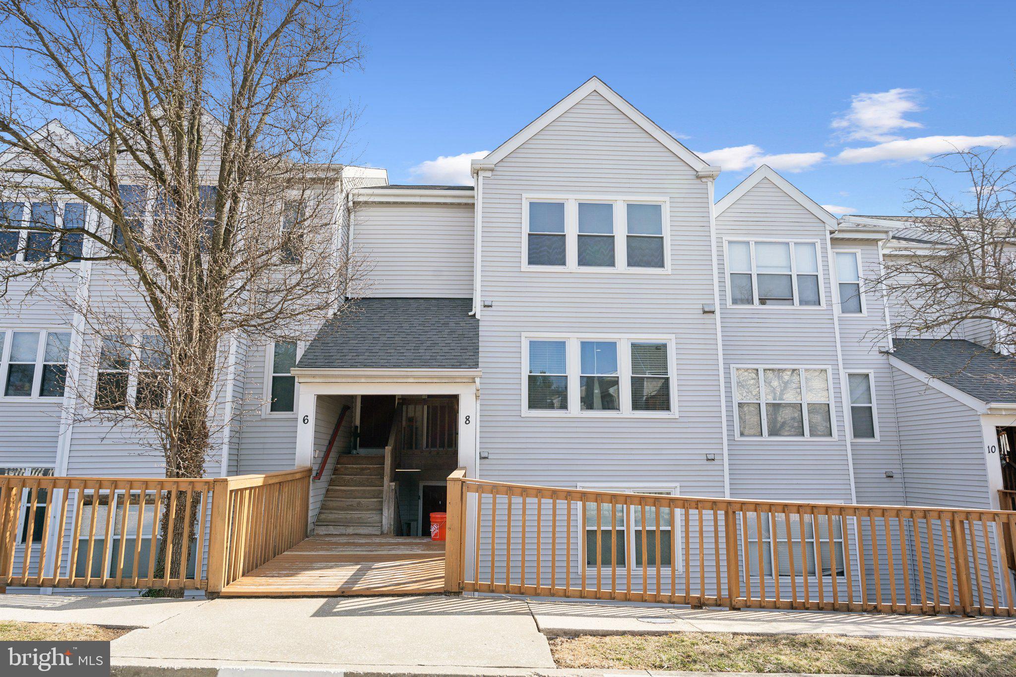 RIVERCHASE - Residential