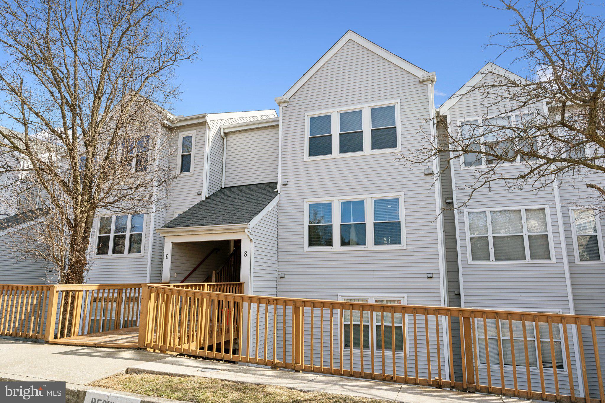 RIVERCHASE - Residential