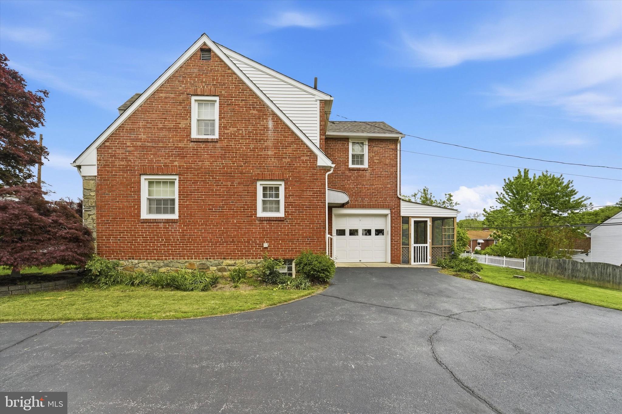STONEY CREEK - Residential