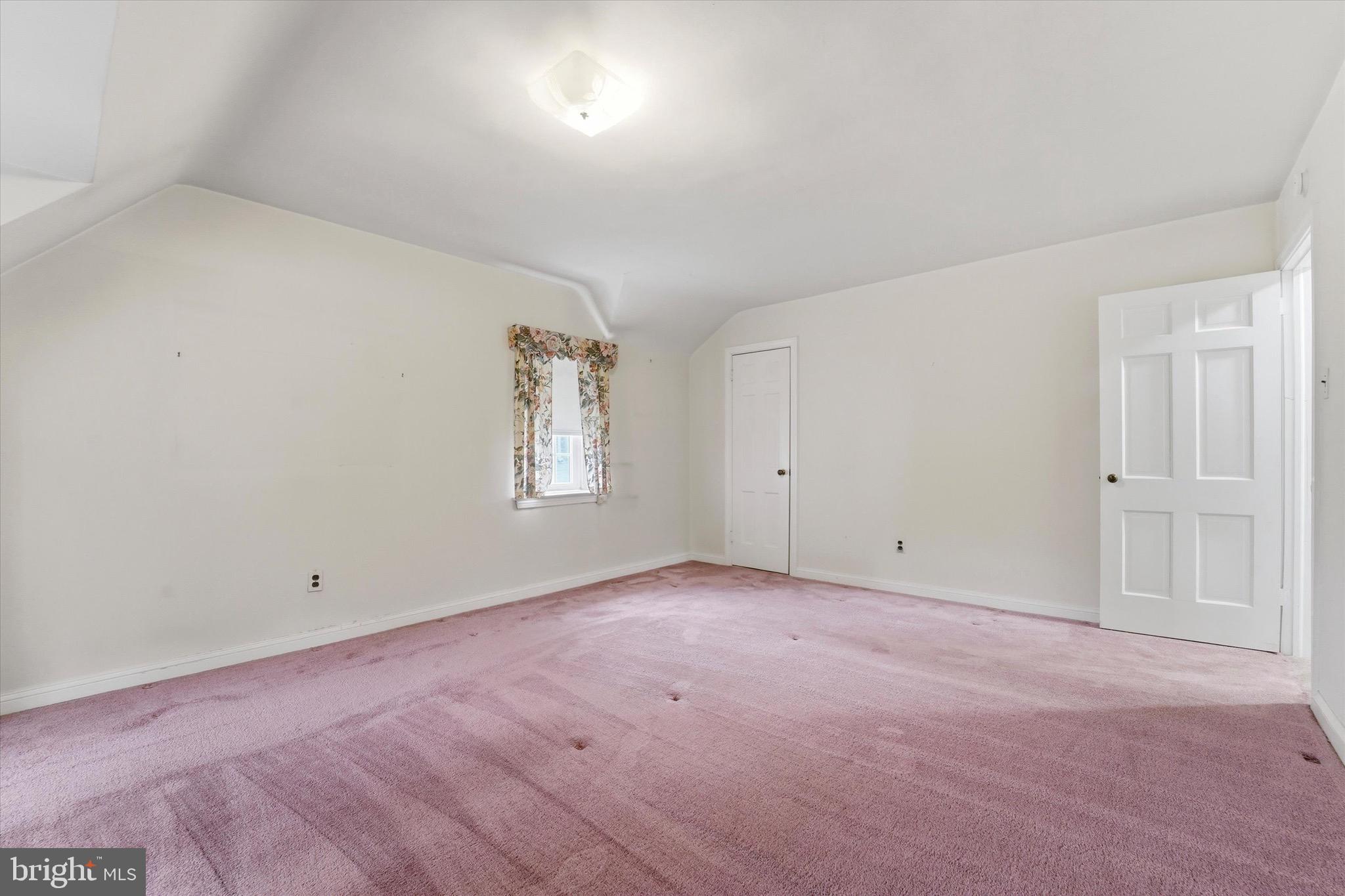 STONEY CREEK - Residential