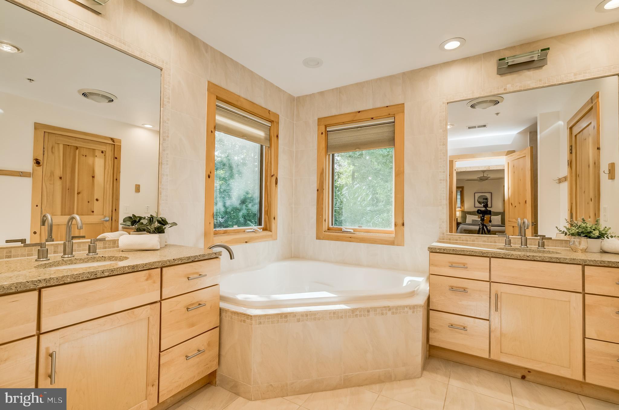 ALTA VISTA - Residential