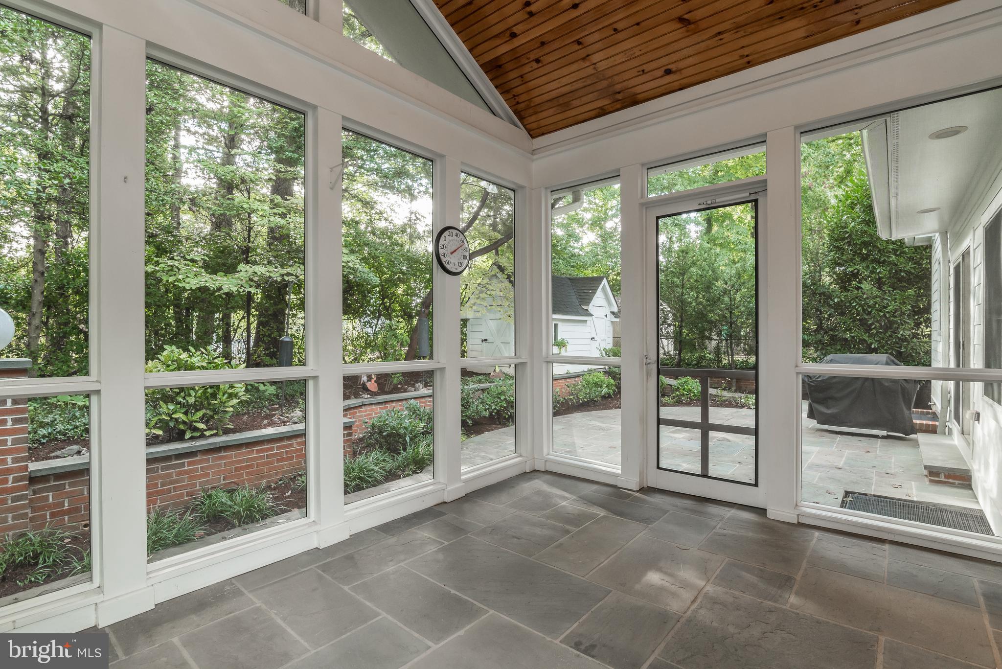 ALTA VISTA - Residential