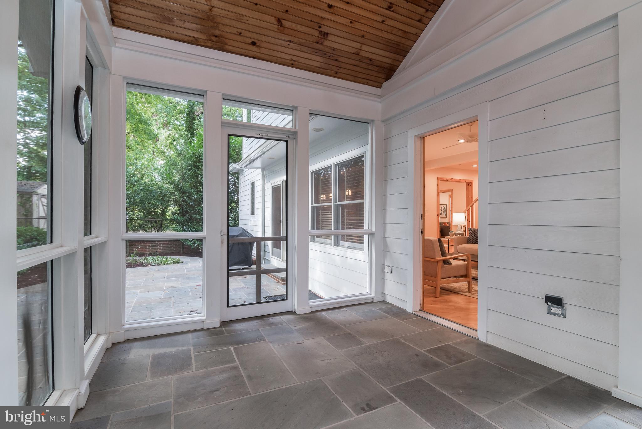 ALTA VISTA - Residential