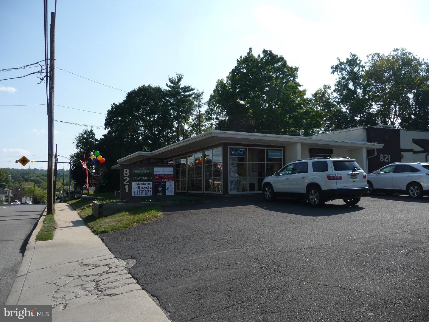 FLOURTOWN - Commercial Sale