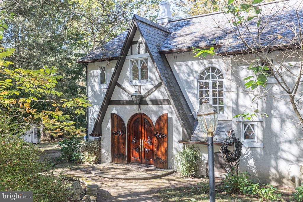 Photo of 132 E Dark Hollow Road, PIPERSVILLE, PA 18947 (MLS # PABU2113412)