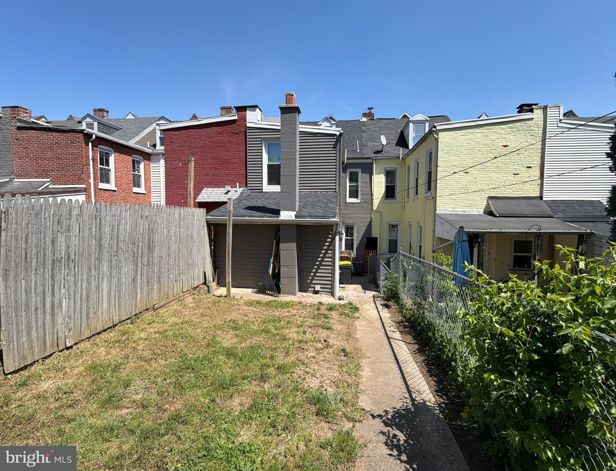 CHESTNUT HILL - Residential
