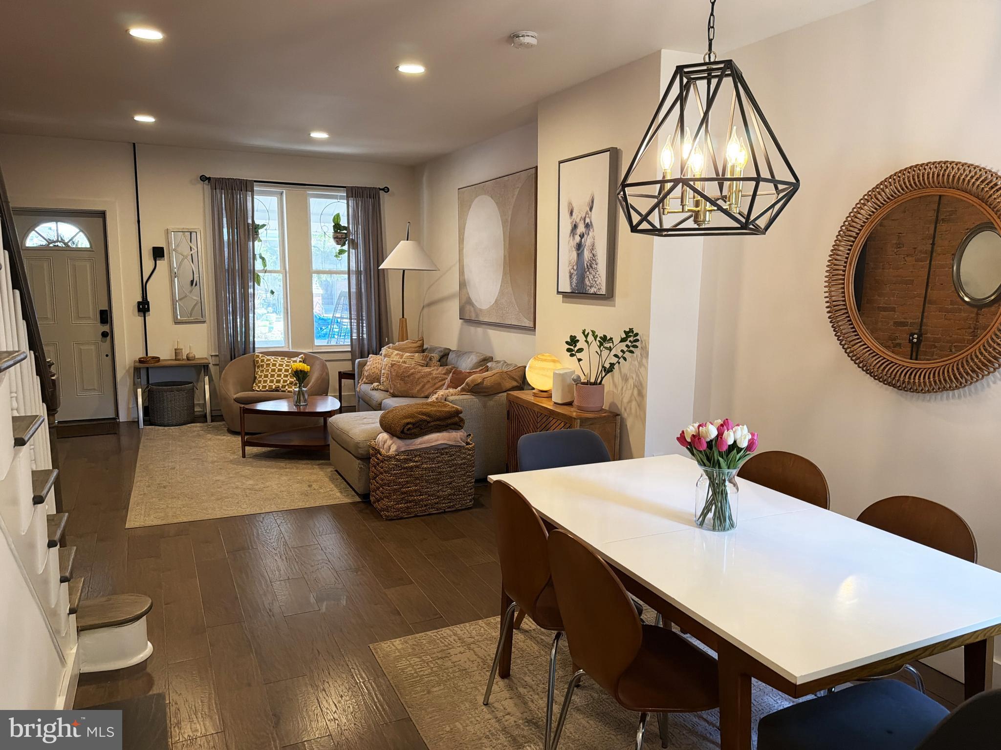 CHESTNUT HILL - Residential