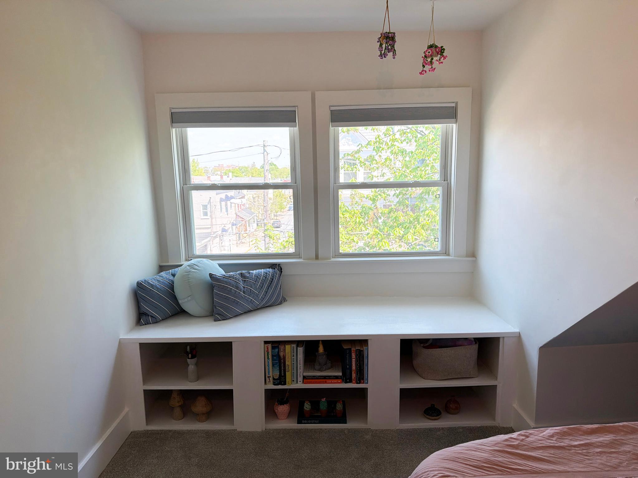 CHESTNUT HILL - Residential