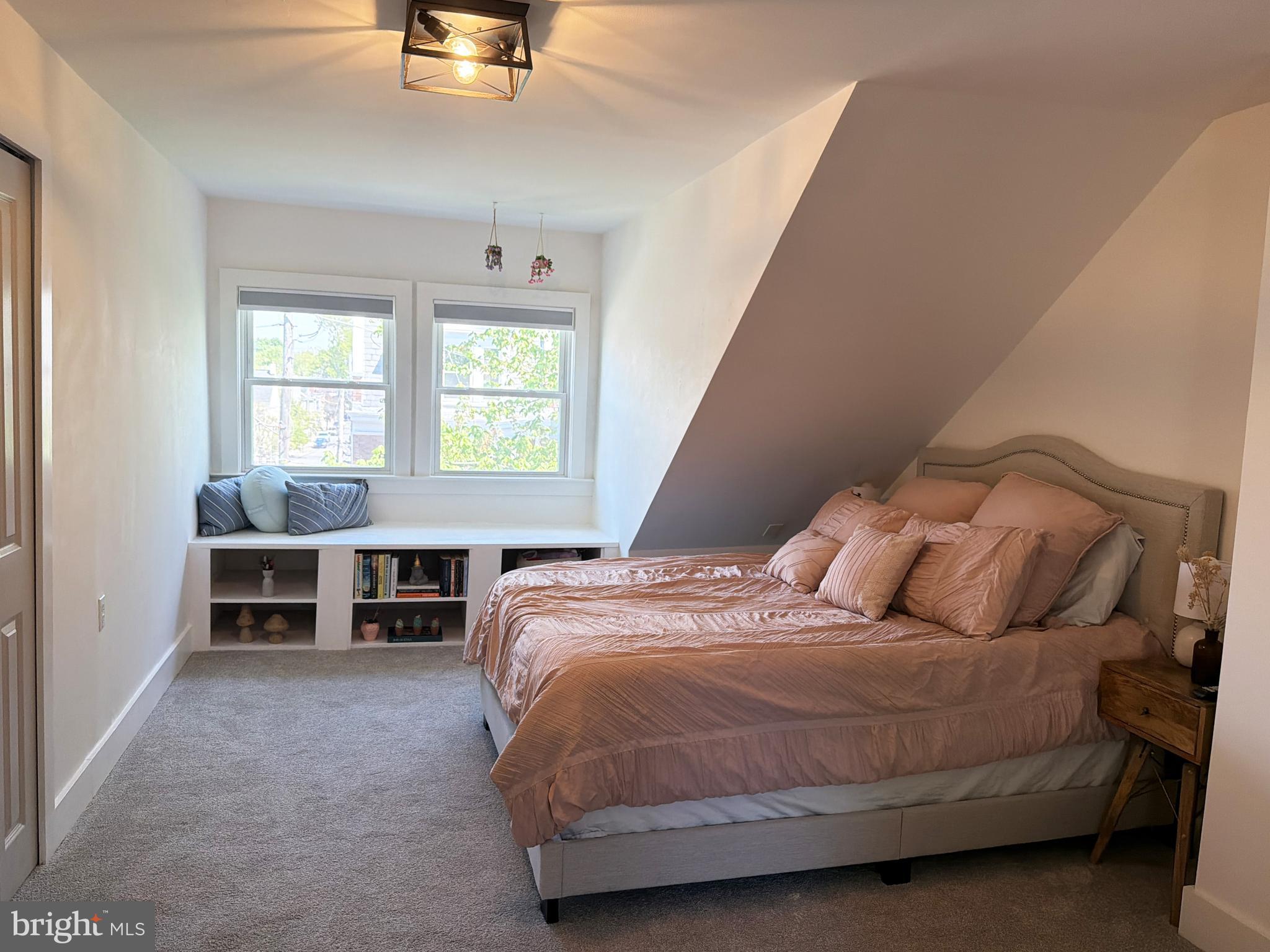 CHESTNUT HILL - Residential