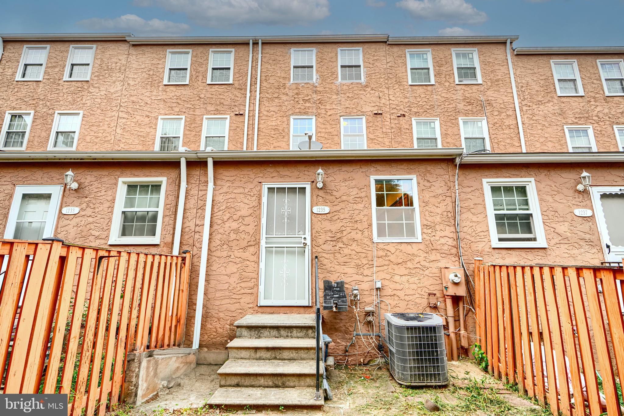 ASHLAND MEWS - Residential