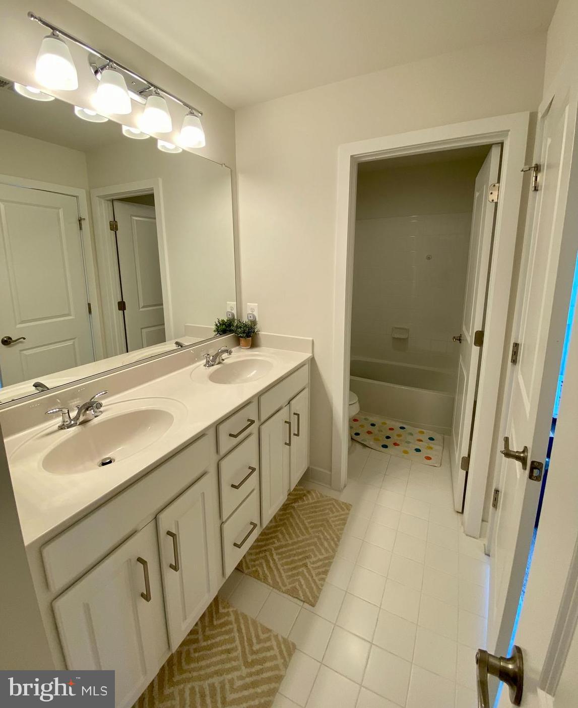 MEADOWBROOK - Residential Lease