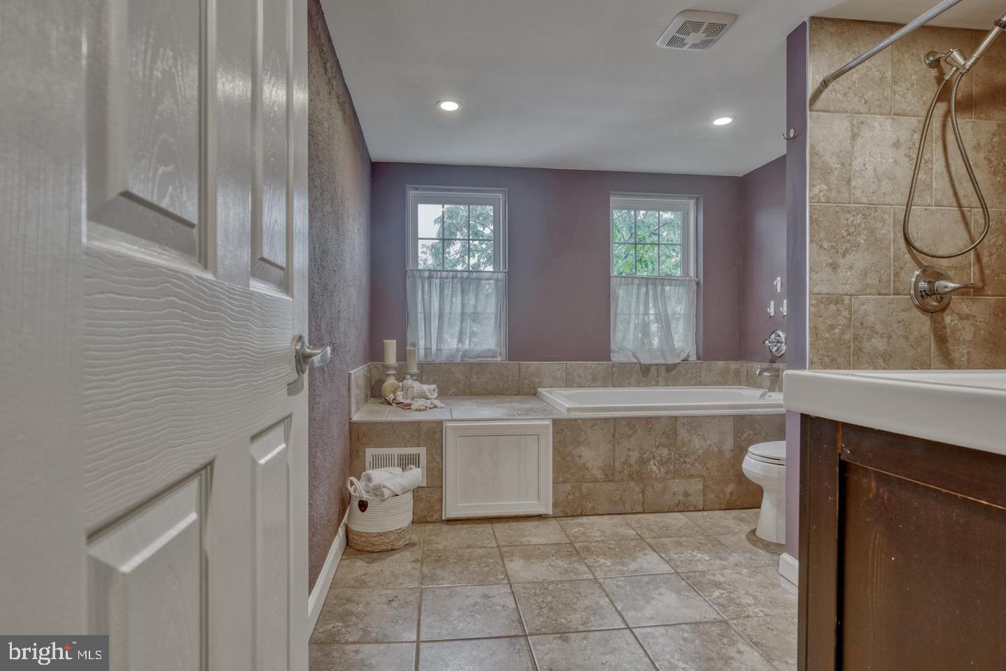 SETON HILL - Residential Lease
