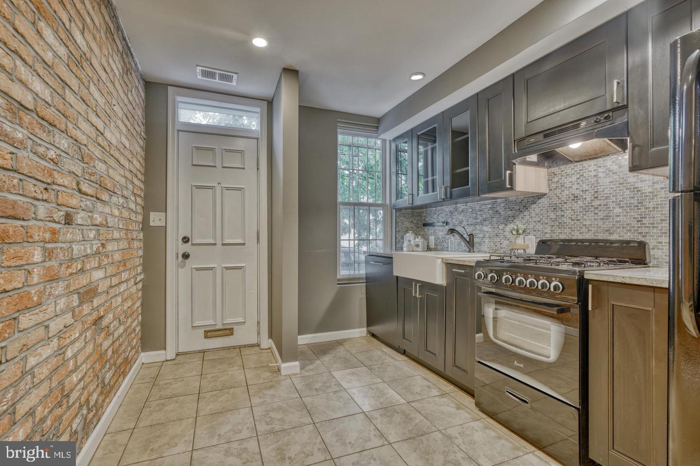SETON HILL - Residential Lease