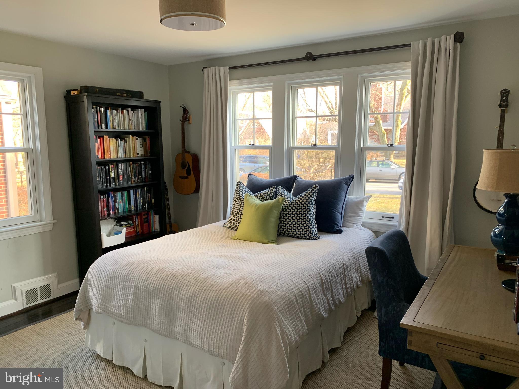 WOODSIDE KNOLLS - Residential Lease