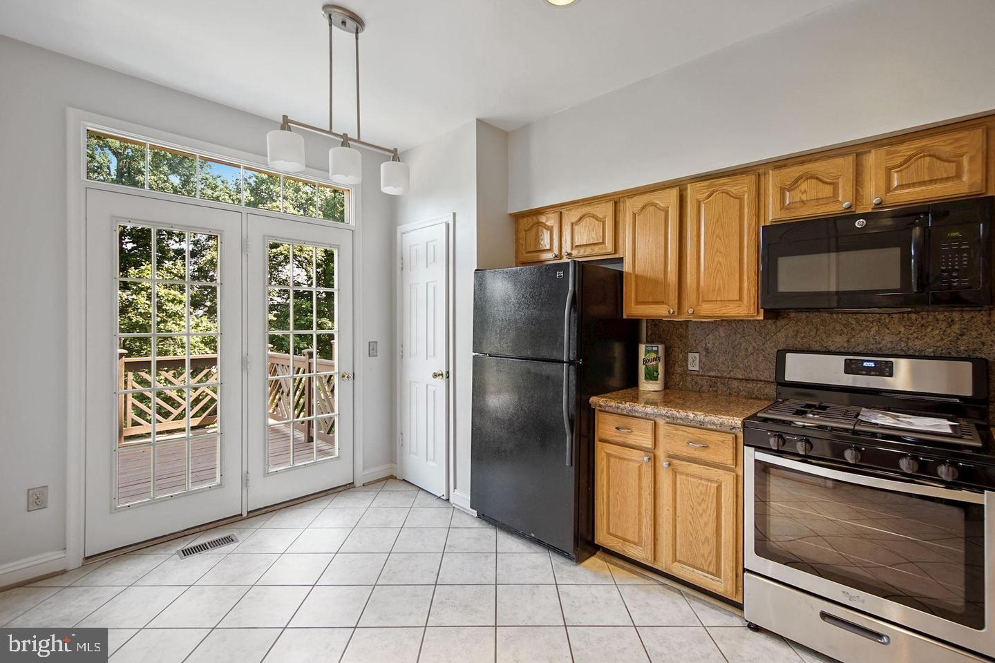 TOWNHOMES OF TIMBERLAND - Residential Lease