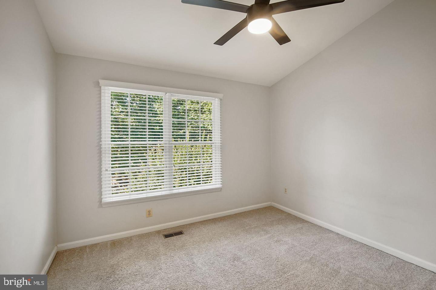 TOWNHOMES OF TIMBERLAND - Residential Lease