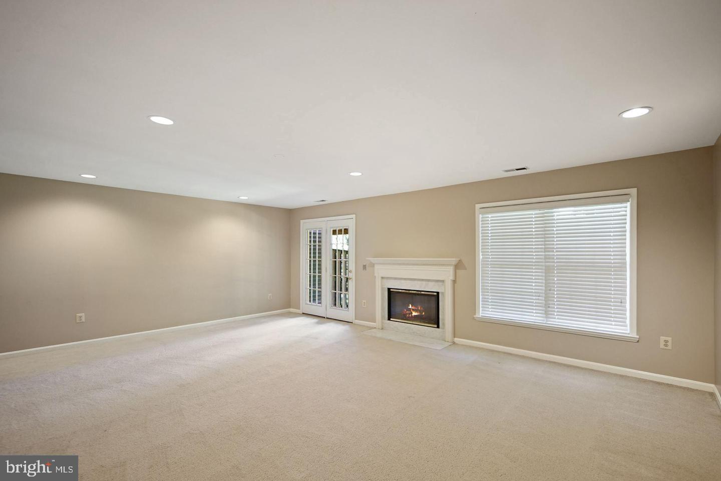 TOWNHOMES OF TIMBERLAND - Residential Lease