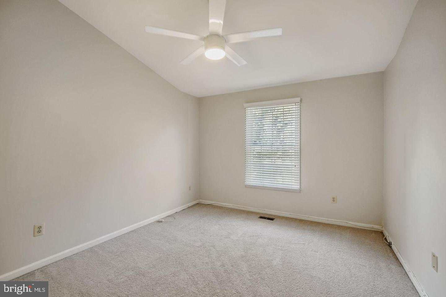 TOWNHOMES OF TIMBERLAND - Residential Lease