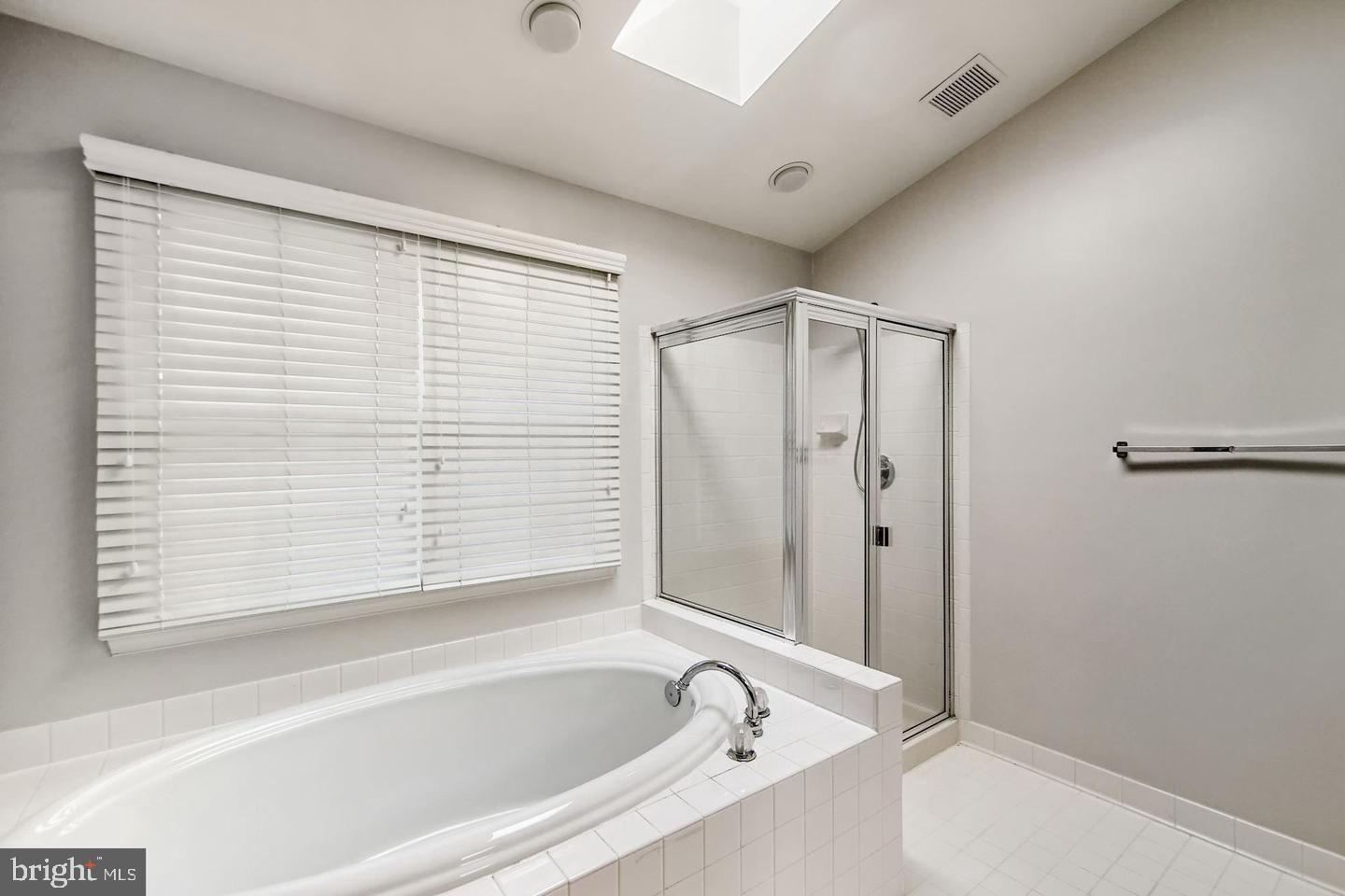 TOWNHOMES OF TIMBERLAND - Residential Lease