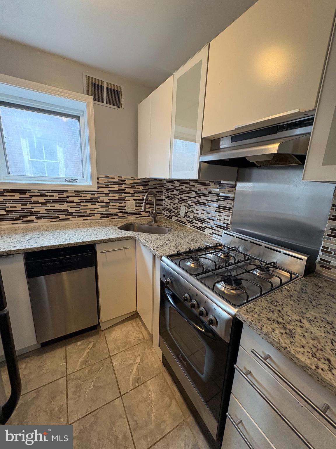 WASHINGTON SQ WEST - Residential Lease
