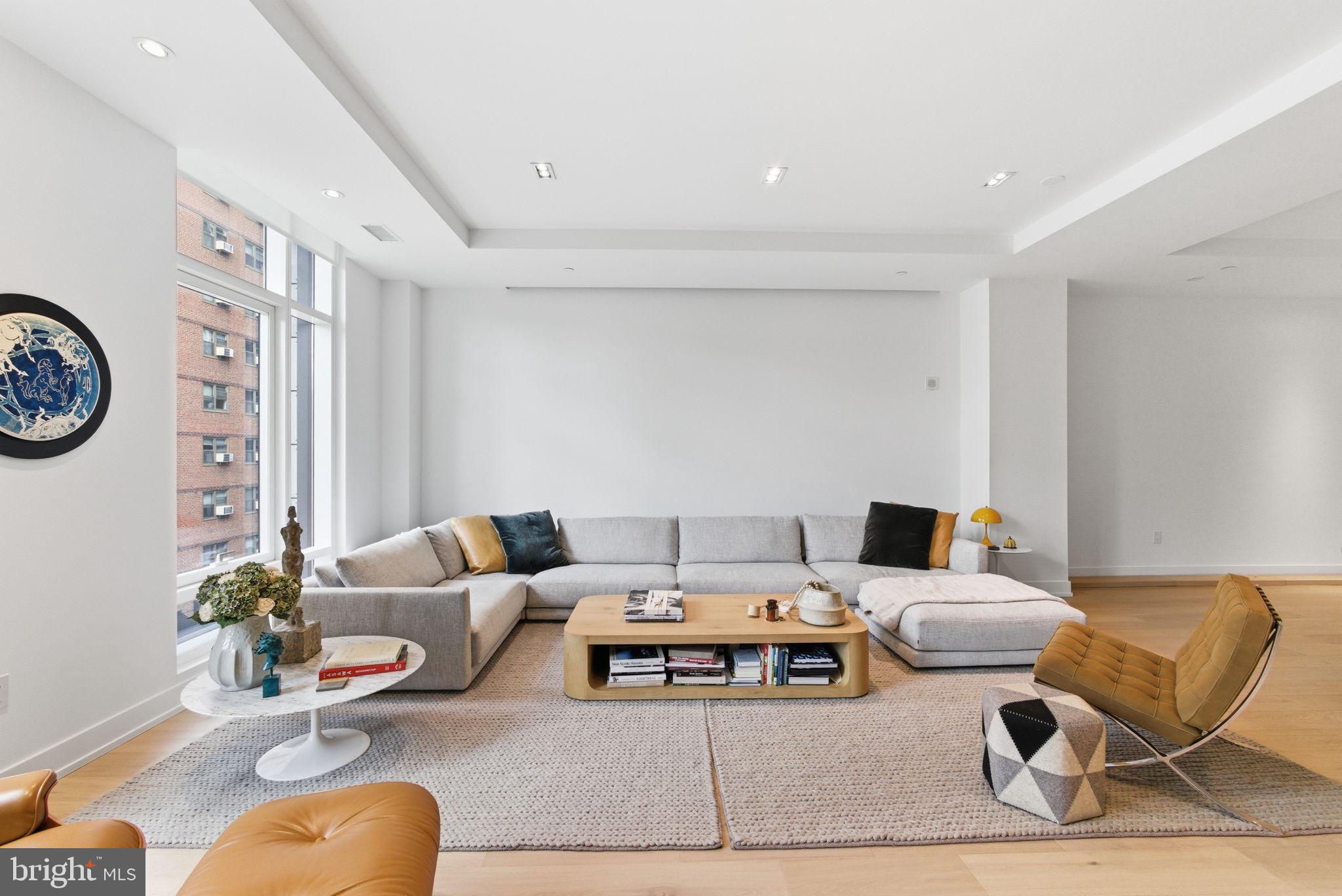 2108-10 WALNUT STREET 301